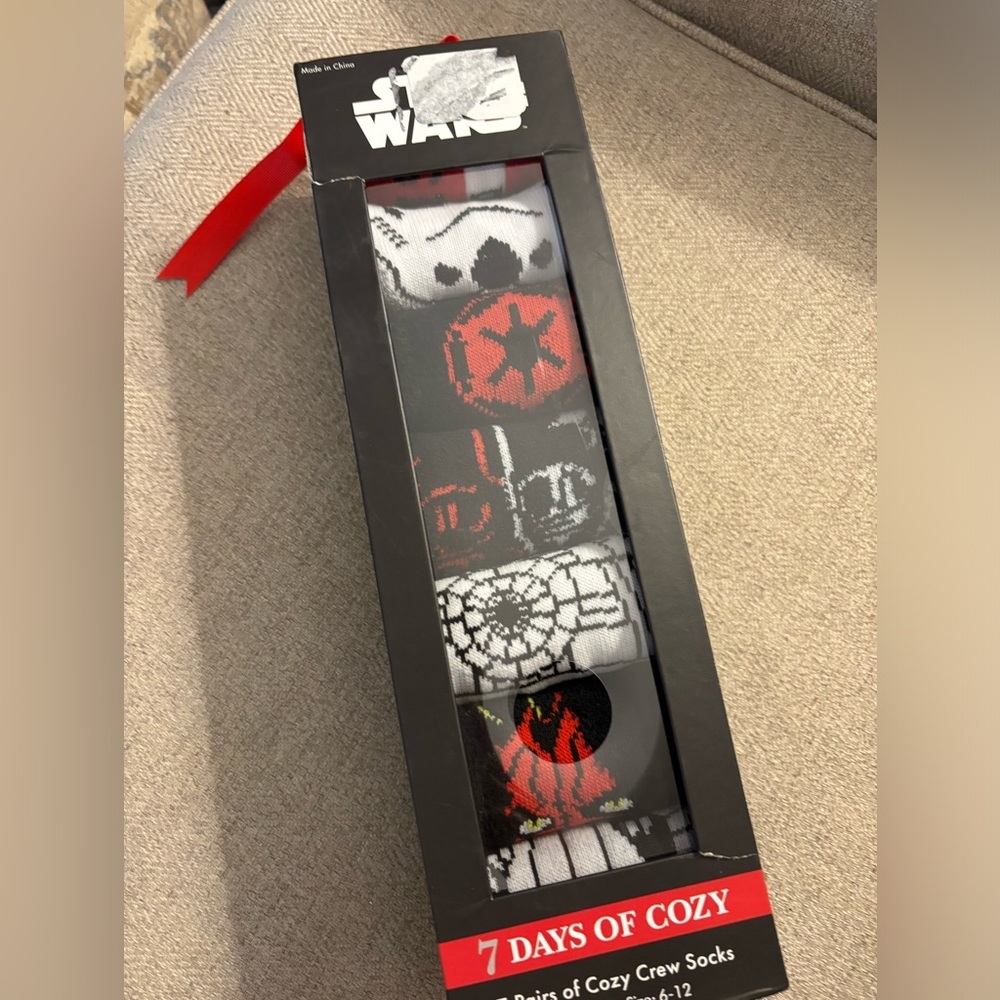 Disney Star Wars 7-Pack Men's Crew Socks Gift boxed New Sz 6-12